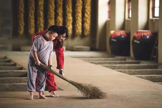 六斗四簸箕的女人命运怎么样 女人几个簸箕是凤命